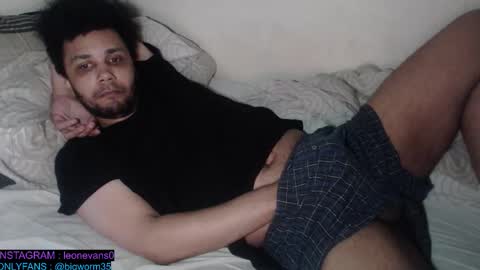 Snapshot of leonevans33 chatting on February 2026 11:25:02 AM LSE online show from February 2026 11:25:02 AM