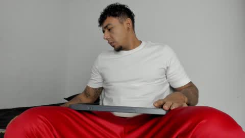 leonidas1.1 online show from April 2026 10:15:02 PM