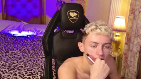 leonlure online show from October 2025 03:54:02 AM