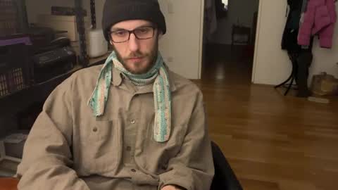 Snapshot of leonvampire chatting on January 2025 08:39:01 PM Leon online show from January 2025 08:39:01 PM