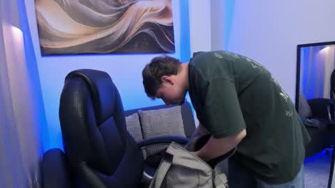 Leo  online show from February 2026 03:47:01 AM