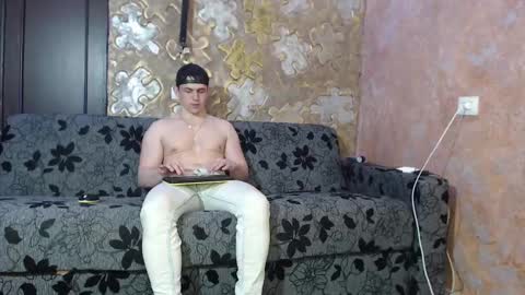 leoroman online show from February 2025 03:48:02 PM