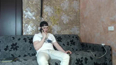 leoroman online show from February 2025 08:29:02 AM