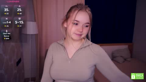 Snapshot of leotafredericks chatting on October 2025 05:18:02 AM Hello everyone Im Lora Its my first day Were going to have fun together online show from October 2025 05:18:02 AM