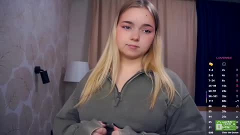 Snapshot of leotafredericks chatting on November 2025 05:09:02 AM Hello everyone Im Lora Its my first day Were going to have fun together online show from November 2025 05:09:02 AM