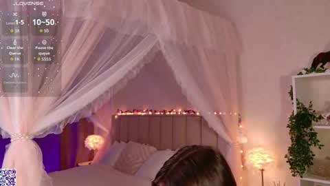 Snapshot of lerakit chatting on November 2025 03:02:01 PM Nicole Moore online show from November 2025 03:02:01 PM