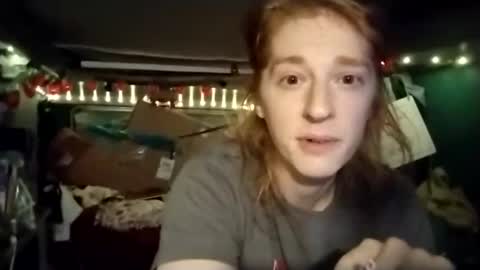 Snapshot of lesleygumgrass chatting on May 2026 09:25:01 AM LesleyGumGrass- The Boring Trans girl online show from May 2026 09:25:01 AM