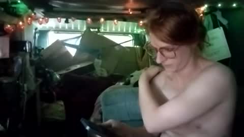 Snapshot of lesleygumgrass chatting on May 2026 02:46:01 PM LesleyGumGrass- The Boring Trans girl online show from May 2026 02:46:01 PM