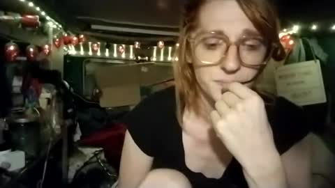 Snapshot of lesleygumgrass chatting on June 2026 04:15:01 AM LesleyGumGrass- The Boring Trans girl online show from June 2026 04:15:01 AM
