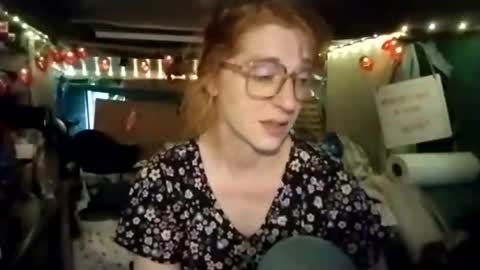 Snapshot of lesleygumgrass chatting on June 2026 01:58:02 PM LesleyGumGrass- The Boring Trans girl online show from June 2026 01:58:02 PM