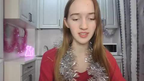 Snapshot of leslie_my_lovee chatting on December 2024 03:16:01 PM LESLIE online show from December 2024 03:16:01 PM