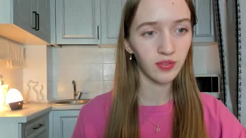 Snapshot of leslie_my_lovee chatting on October 2025 08:32:01 PM LESLIE online show from October 2025 08:32:01 PM