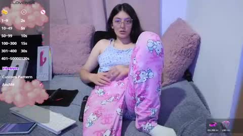lessliee online show from May 2026 06:53:01 AM