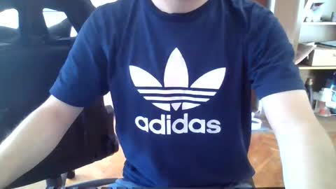 Snapshot of lestaro chatting on May 2026 09:07:01 AM neoglo online show from May 2026 09:07:01 AM