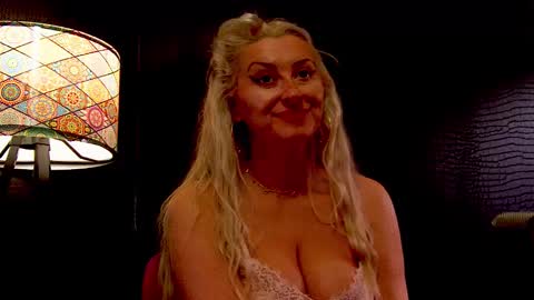 leticiareys online show from February 2026 09:15:01 AM