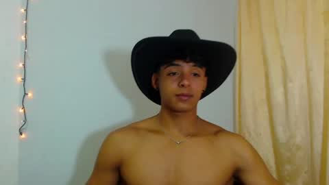 i  am lewis ly EDUARDO MEMDOZA15 online show from April 2026 04:32:01 PM