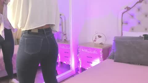 Snapshot of lexa_25_ chatting on November 2025 11:44:01 AM online show from November 2025 11:44:01 AM