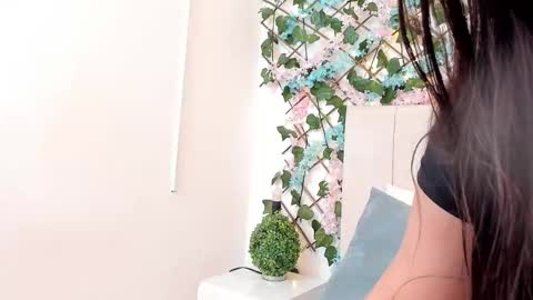 Gabrielle online show from November 2025 10:37:02 AM