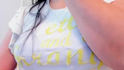 Gabrielle online show from November 2025 10:57:02 AM