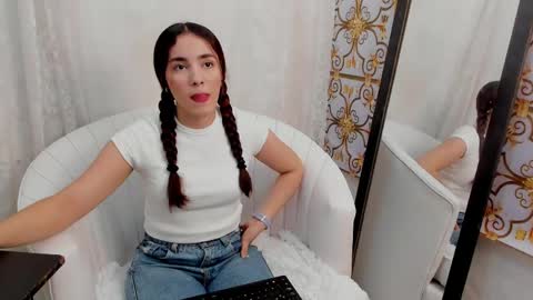 LexiCutee online show from May 2026 07:09:02 PM
