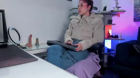 Lexie  online show from May 2026 12:11:02 PM
