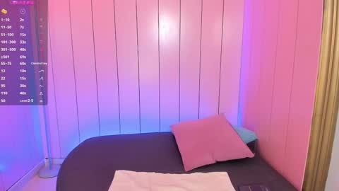 Snapshot of lexiethompson_ chatting on December 2025 12:09:01 PM Lexie Thompson online show from December 2025 12:09:01 PM