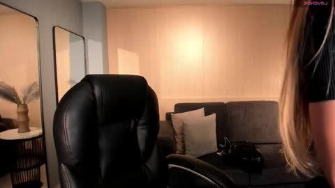 Snapshot of lexiewayne chatting on October 2025 09:27:02 PM Lexie online show from October 2025 09:27:02 PM