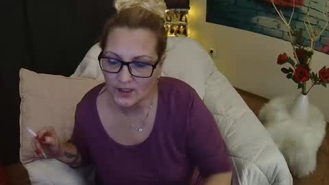 Snapshot of lexxa_blond chatting on January 2025 09:06:01 PM Hannah online show from January 2025 09:06:01 PM