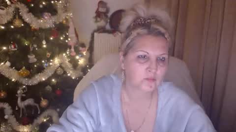 Snapshot of lexxa_blond chatting on December 2025 09:08:01 PM Hannah online show from December 2025 09:08:01 PM