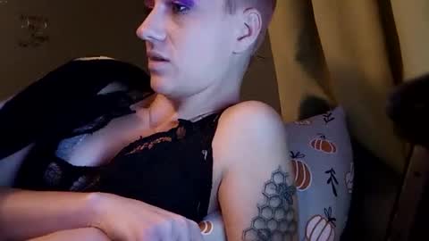 Snapshot of lexxndemm chatting on December 2024 06:06:02 AM lexxndemm online show from December 2024 06:06:02 AM