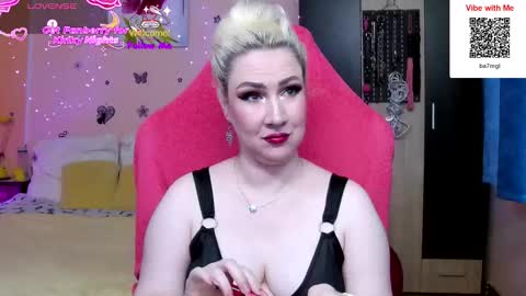 Snapshot of lexygold chatting on November 2025 03:45:01 PM Lexy online show from November 2025 03:45:01 PM