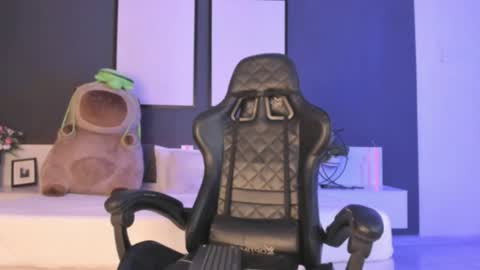 Snapshot of leyli_doll chatting on November 2025 09:03:02 PM Leyli Doll online show from November 2025 09:03:02 PM