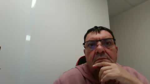 leyo1305 online show from December 2025 02:24:01 PM