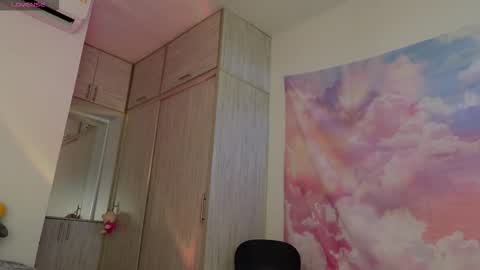 Snapshot of leyre_lerr chatting on December 2025 06:04:01 PM Jessica online show from December 2025 06:04:01 PM