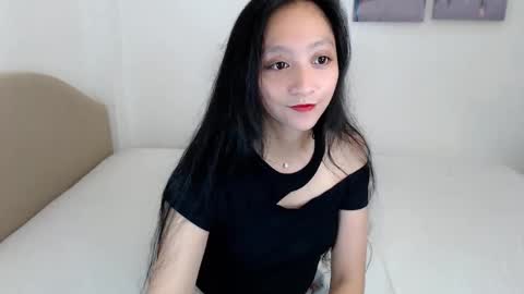 Snapshot of lhalyn060624 chatting on October 2025 10:45:01 AM Lyn online show from October 2025 10:45:01 AM