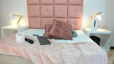 lhiamfitt online show from November 2025 05:13:01 PM