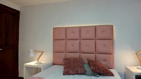 lhiamfitt online show from November 2025 05:46:01 PM