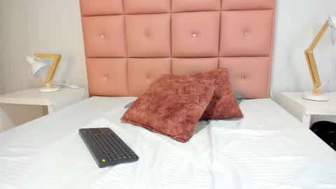 lhiamfitt online show from December 2025 04:05:01 PM