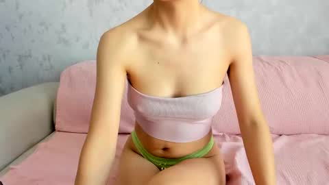 Snapshot of lia1243756 chatting on September 2025 07:46:02 AM LEANNAA online show from September 2025 07:46:02 AM