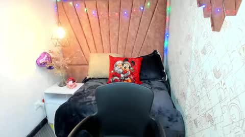 Snapshot of lia_blake_ chatting on December 2025 12:53:02 PM LIA online show from December 2025 12:53:02 PM