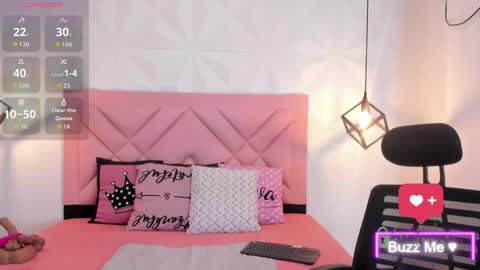 lia_harper_ online show from April 2026 05:25:02 PM