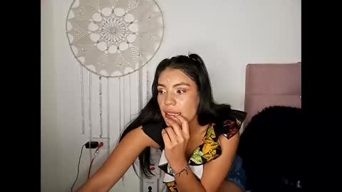 Snapshot of lia_hottie chatting on November 2025 06:06:02 PM Lia online show from November 2025 06:06:02 PM