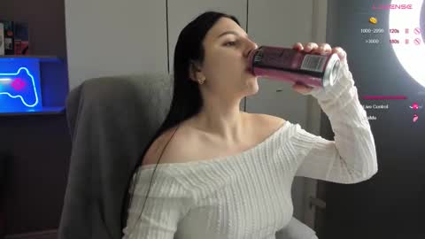 Snapshot of lia_lil chatting on November 2025 08:36:02 AM Lia online show from November 2025 08:36:02 AM