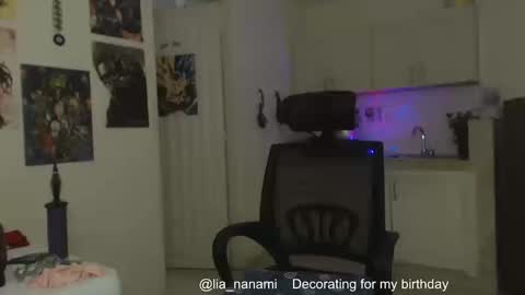 Lia  online show from October 2025 10:53:02 PM