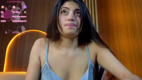 Snapshot of lia_queen_tx chatting on July 2026 06:47:02 AM Online 1400 - 2100 online show from July 2026 06:47:02 AM