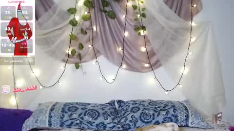 Lia online show from December 2024 10:32:02 AM