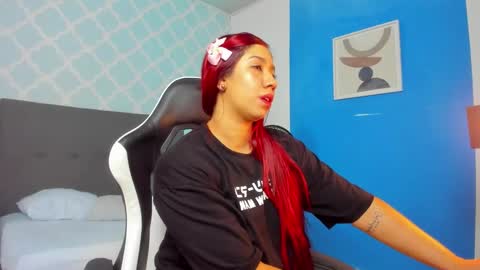 Snapshot of lia_violetta chatting on December 2025 07:29:02 PM lia_violetta online show from December 2025 07:29:02 PM