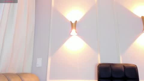 Snapshot of lia_walton__ chatting on December 2025 12:21:02 PM liz walton online show from December 2025 12:21:02 PM