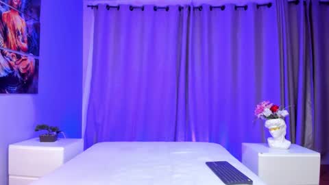 Lia online show from December 2025 04:30:01 AM