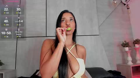 Snapshot of liaflame chatting on January 2026 07:48:02 PM Lia Flame online show from January 2026 07:48:02 PM